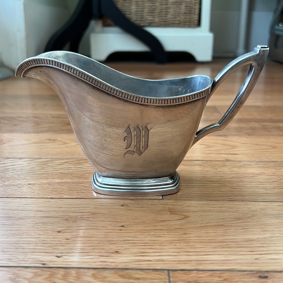 Vintage *RARE WALLACE “MODE” EPNS- N6697- ART
DECO gravy boat